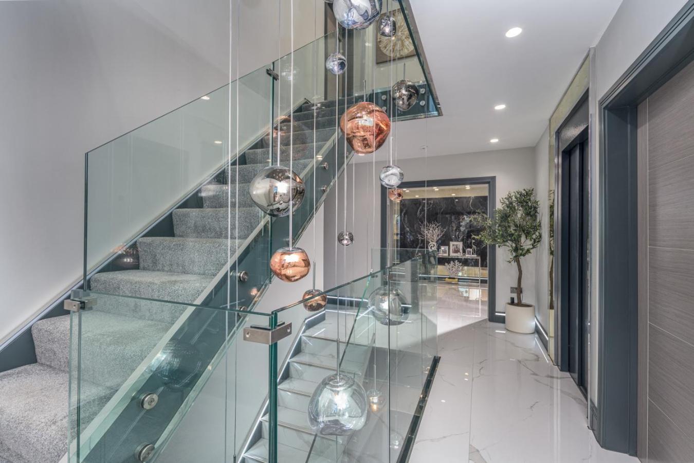 Holiday home Luxury 7 Bed Mansion Pool, Spa, Cinema *