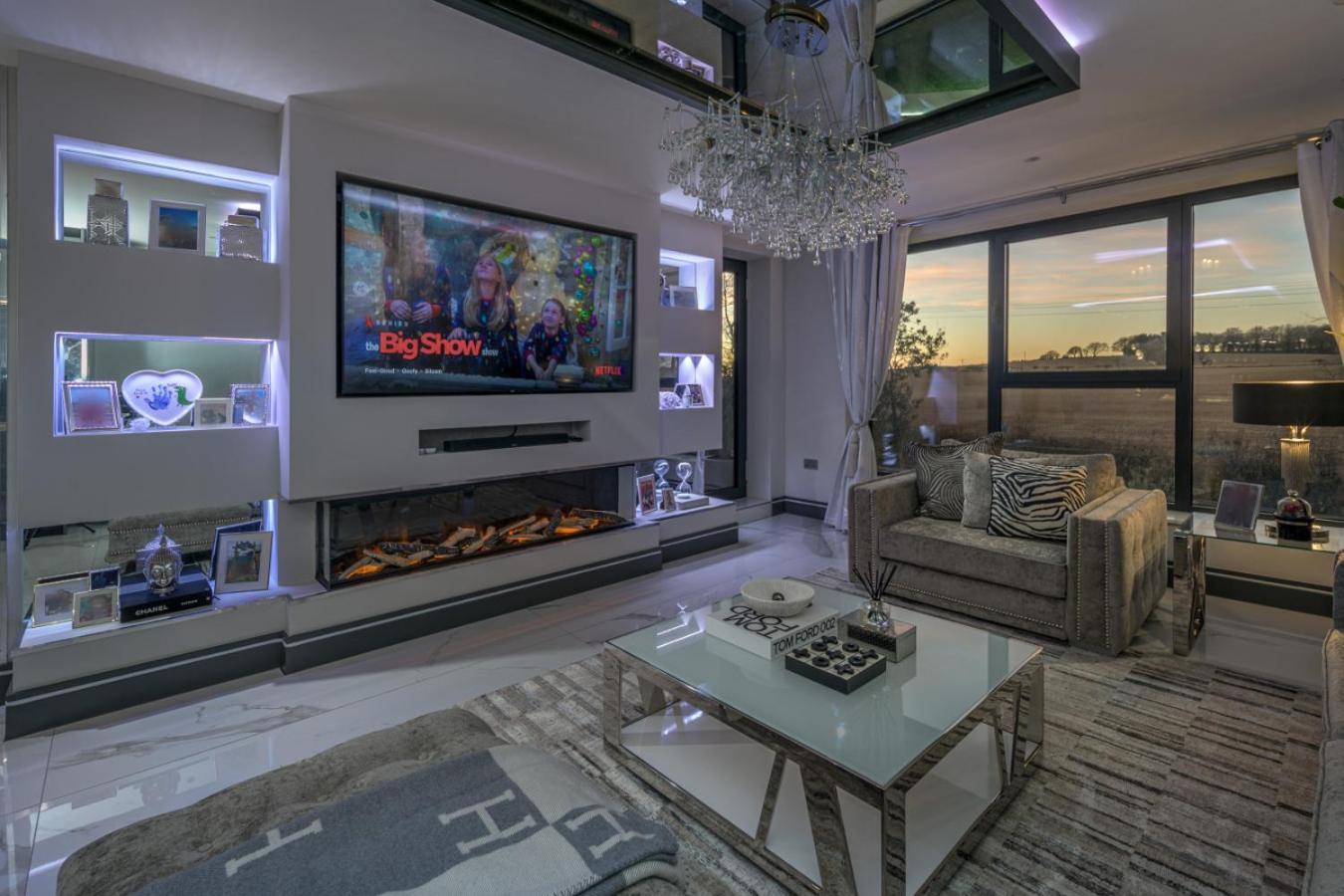 Luxury 7 Bed Mansion Pool, Spa, Cinema Holiday home Durham
