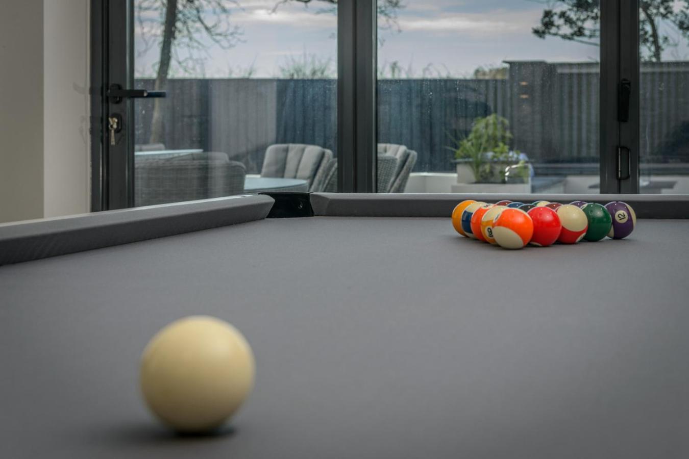 Luxury 7 Bed Mansion Pool, Spa, Cinema Holiday home *